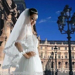 💕New Weddin Veil, With a Very Nice Applique Edge.